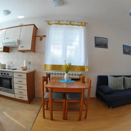 Apartma Brnistra Ginestra Appartement *