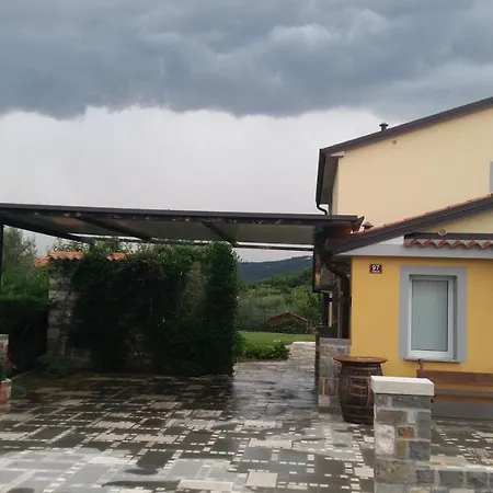 Apartma Brnistra Ginestra Appartement