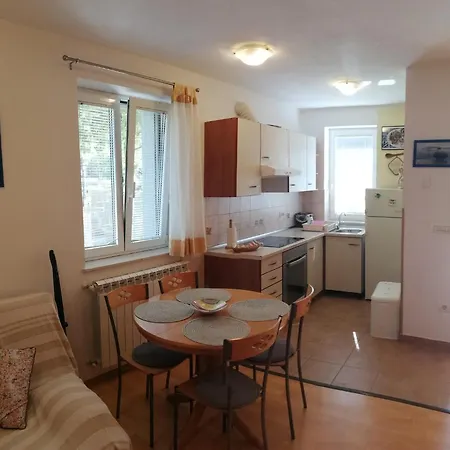 Apartma Brnistra Ginestra Appartement