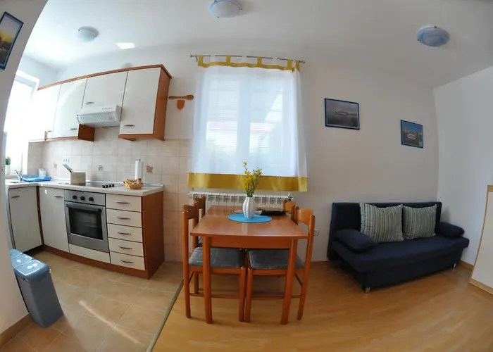 Apartma Brnistra Ginestra Appartement *