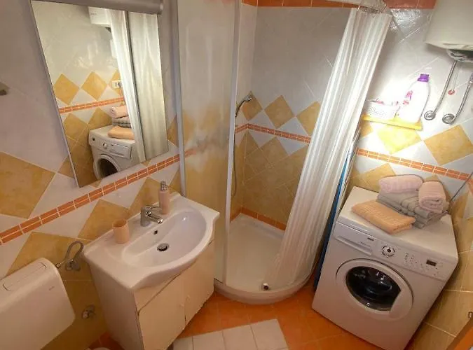 Apartma Brnistra Ginestra *