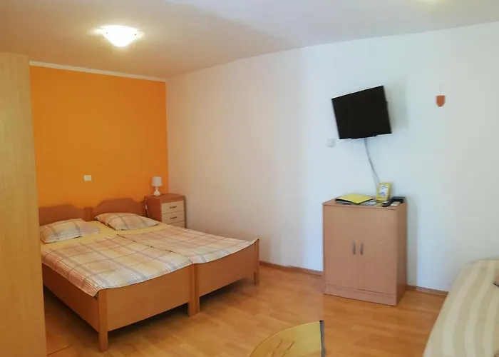 Apartma Brnistra Ginestra Appartement *